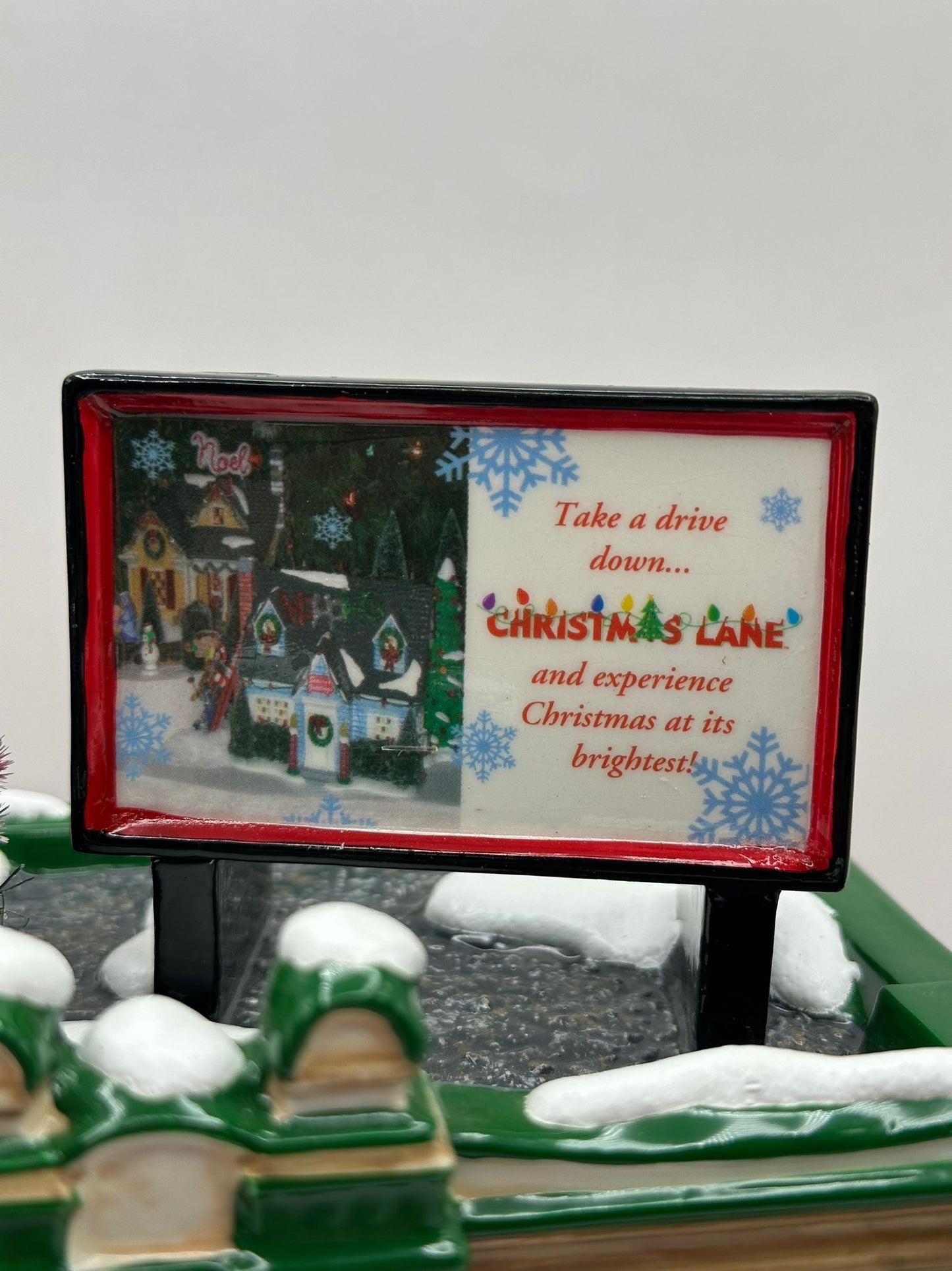 Department 56 - City Lights Christmas Trimmings - Original Snow Village