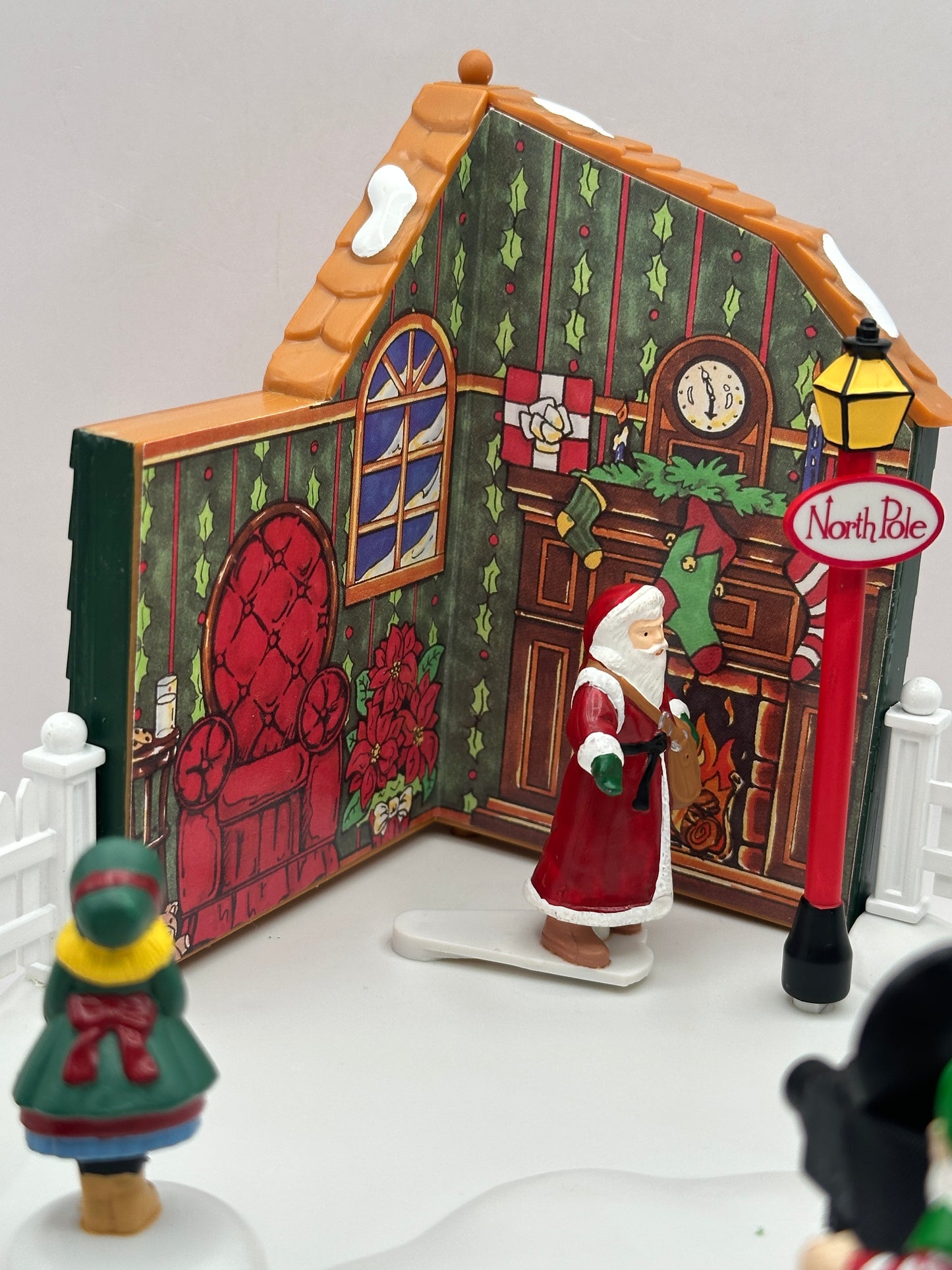 Department 56 - Village Animated Photo With Santa - Village Accessories