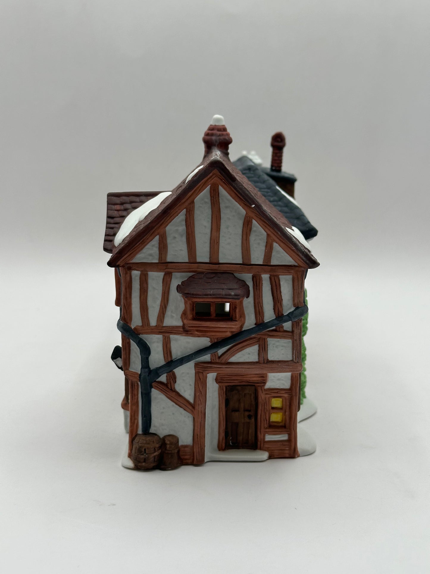 Department 56 - The Old Curiosity Shop - Dickens' Village