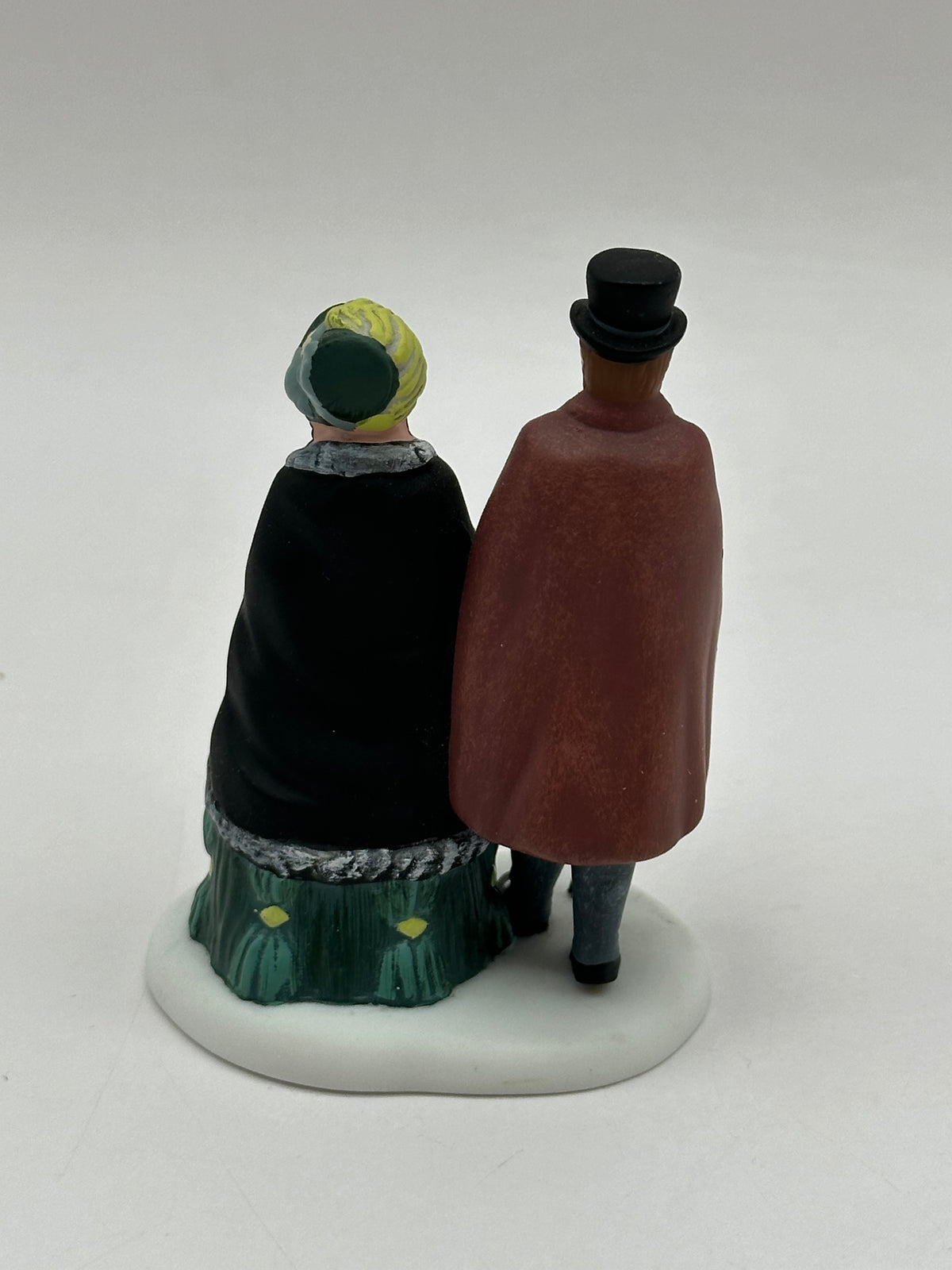 Department 56 - A Gentleman And Lady - Dickens' Village