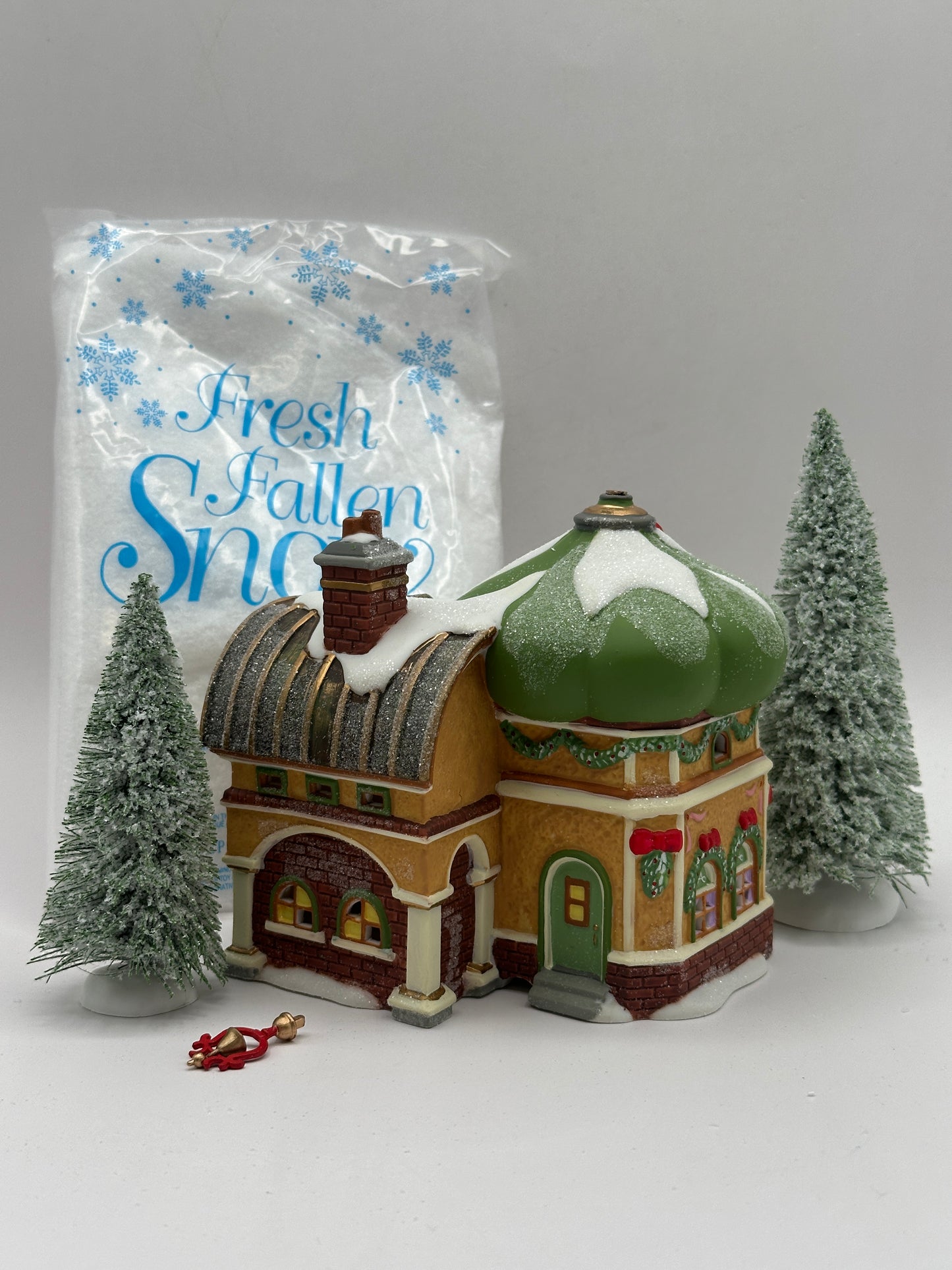 Department 56 - 'Elf Land' North Pole Beauty Shoppe - North Pole Series
