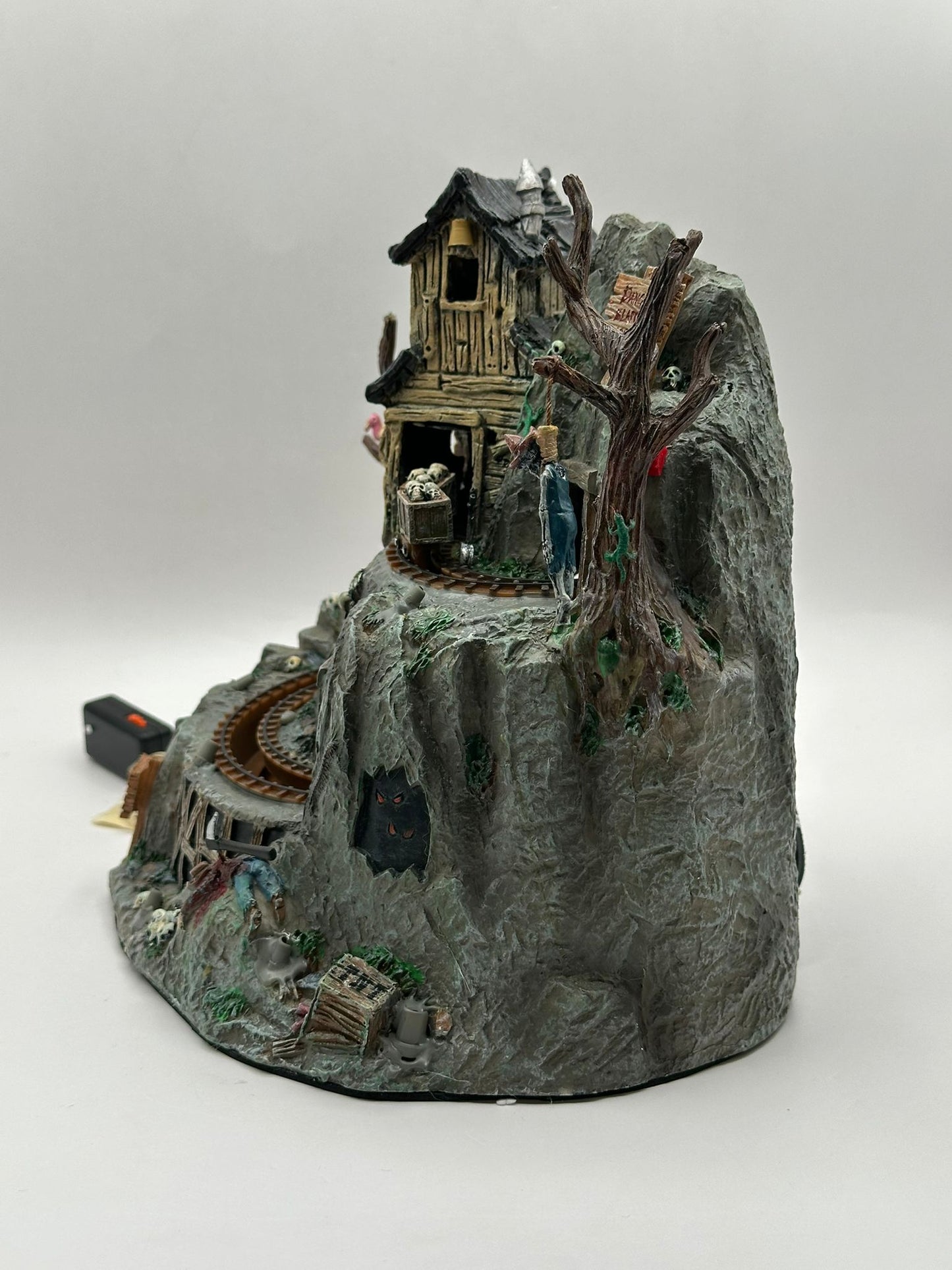 Lemax Spooky Town - Dead Man's Mine
