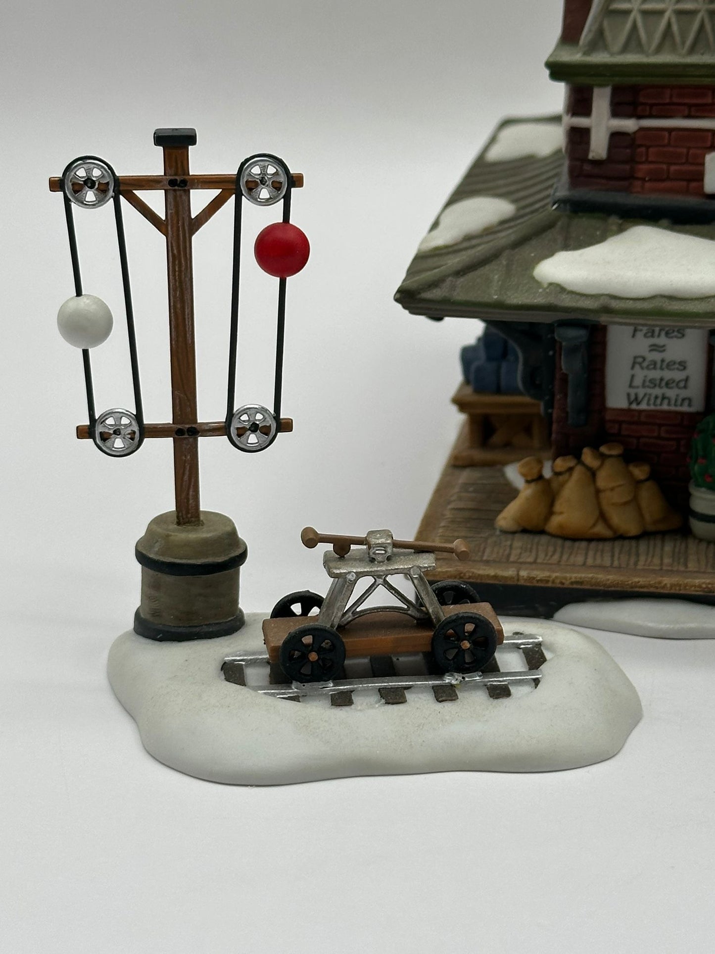 Department 56 - Susquehanna Station - New England Village