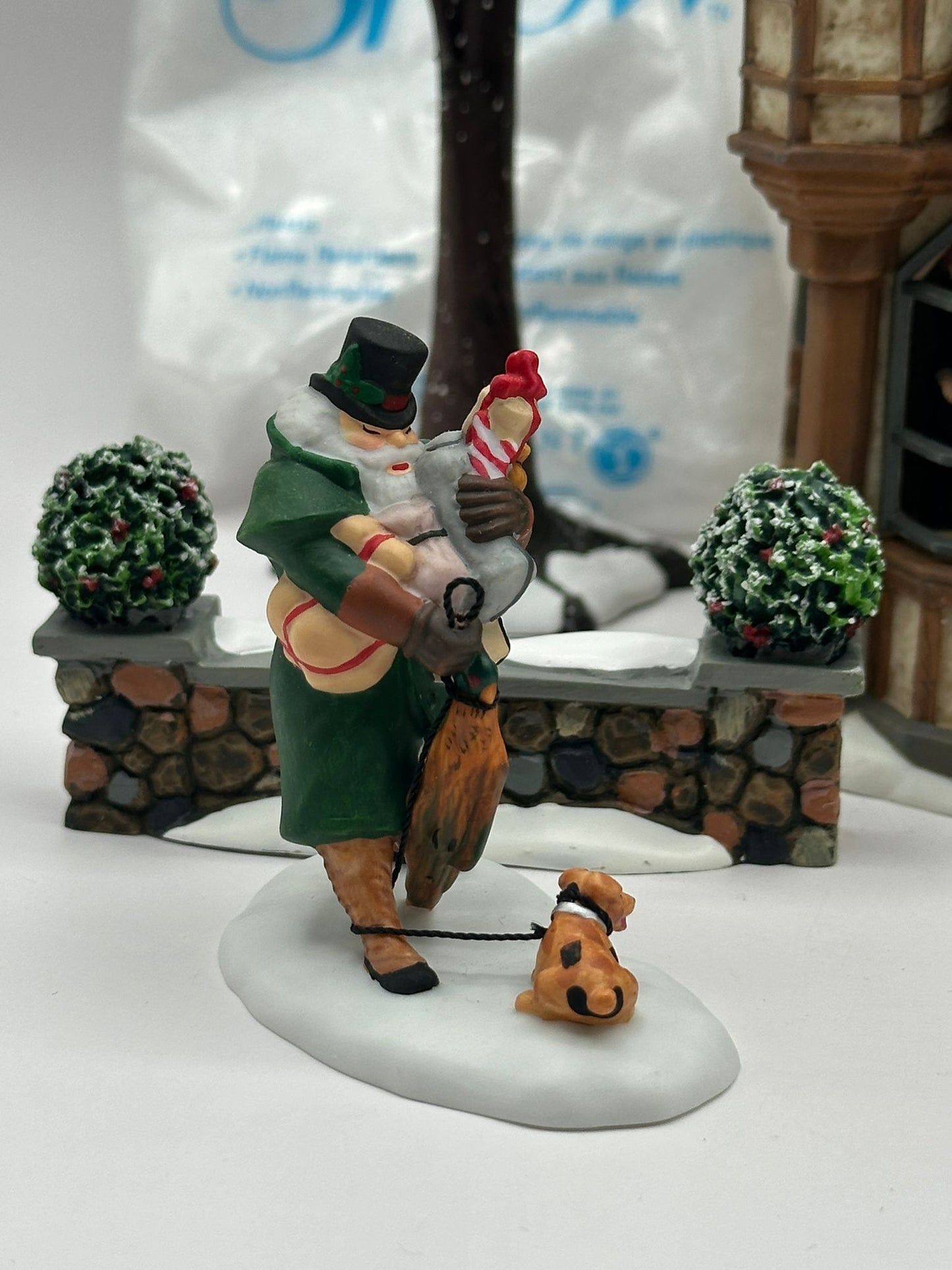 Department 56 - 1 Royal Tree Court - Dickens' Village