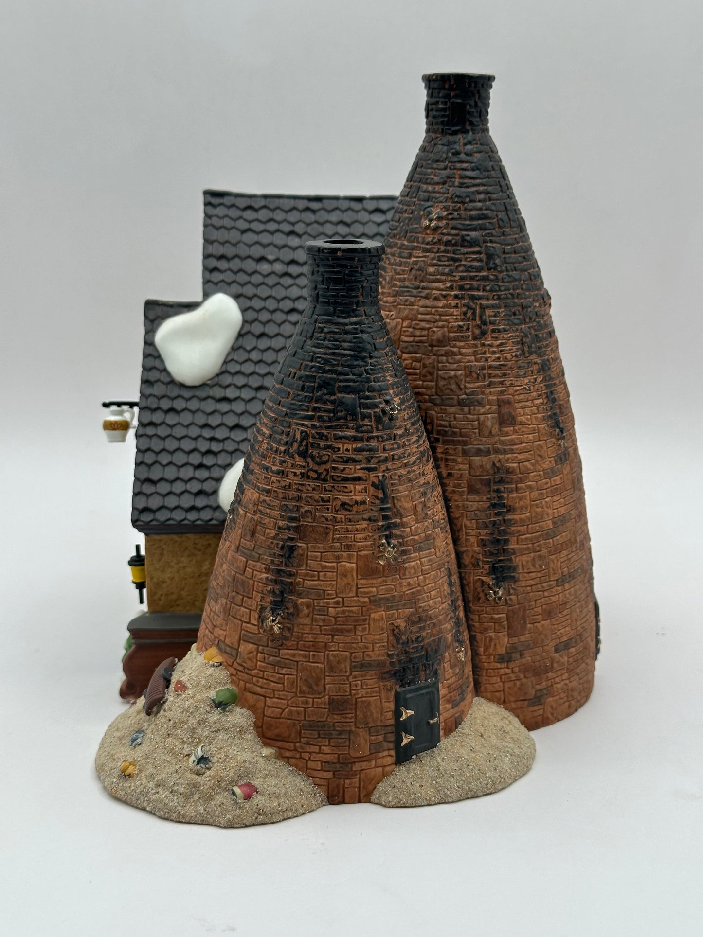 Department 56 - Royal Staffordshire Porcelains - Dickens' Village