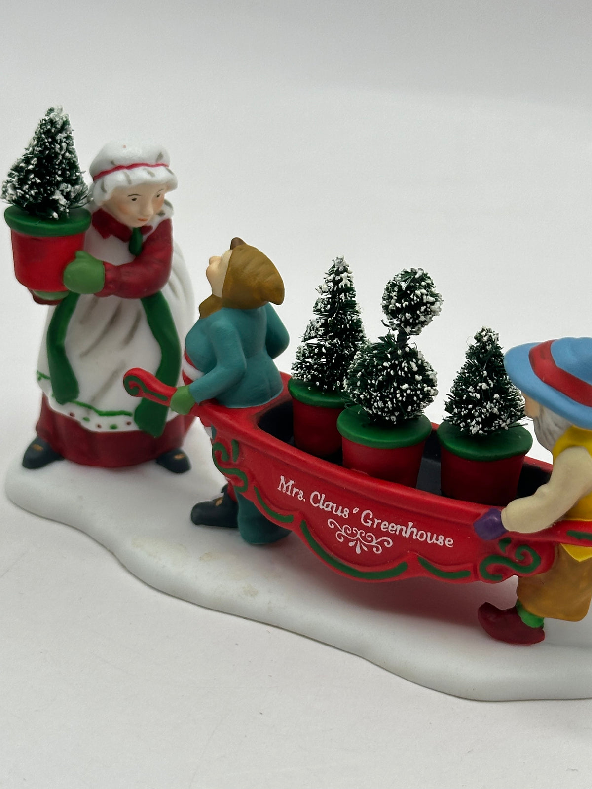 Department 56 - Delivering The Christmas Greens - North Pole Series