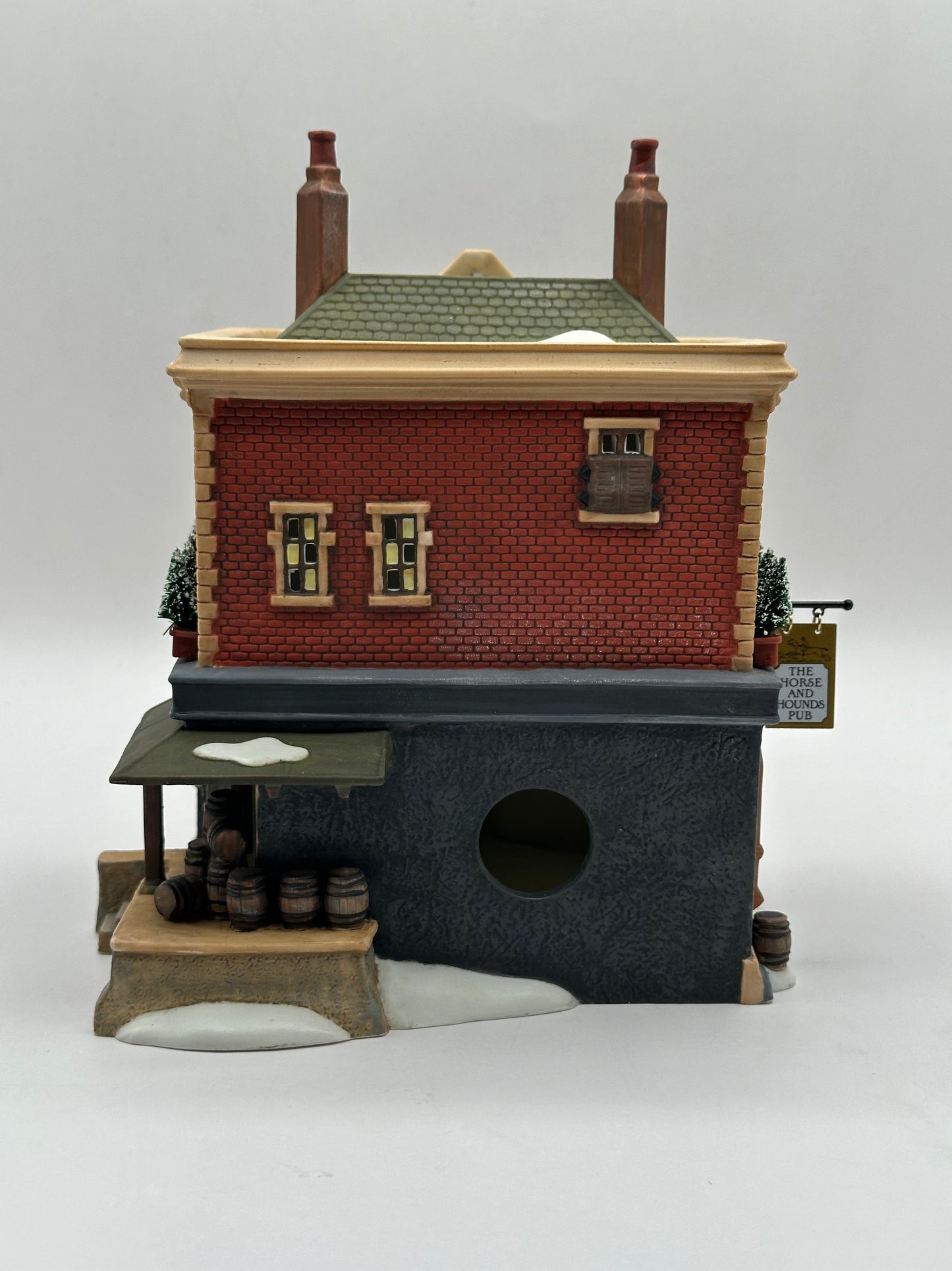 Department 56 - The Horse and Hound Pub - Dickens' Village