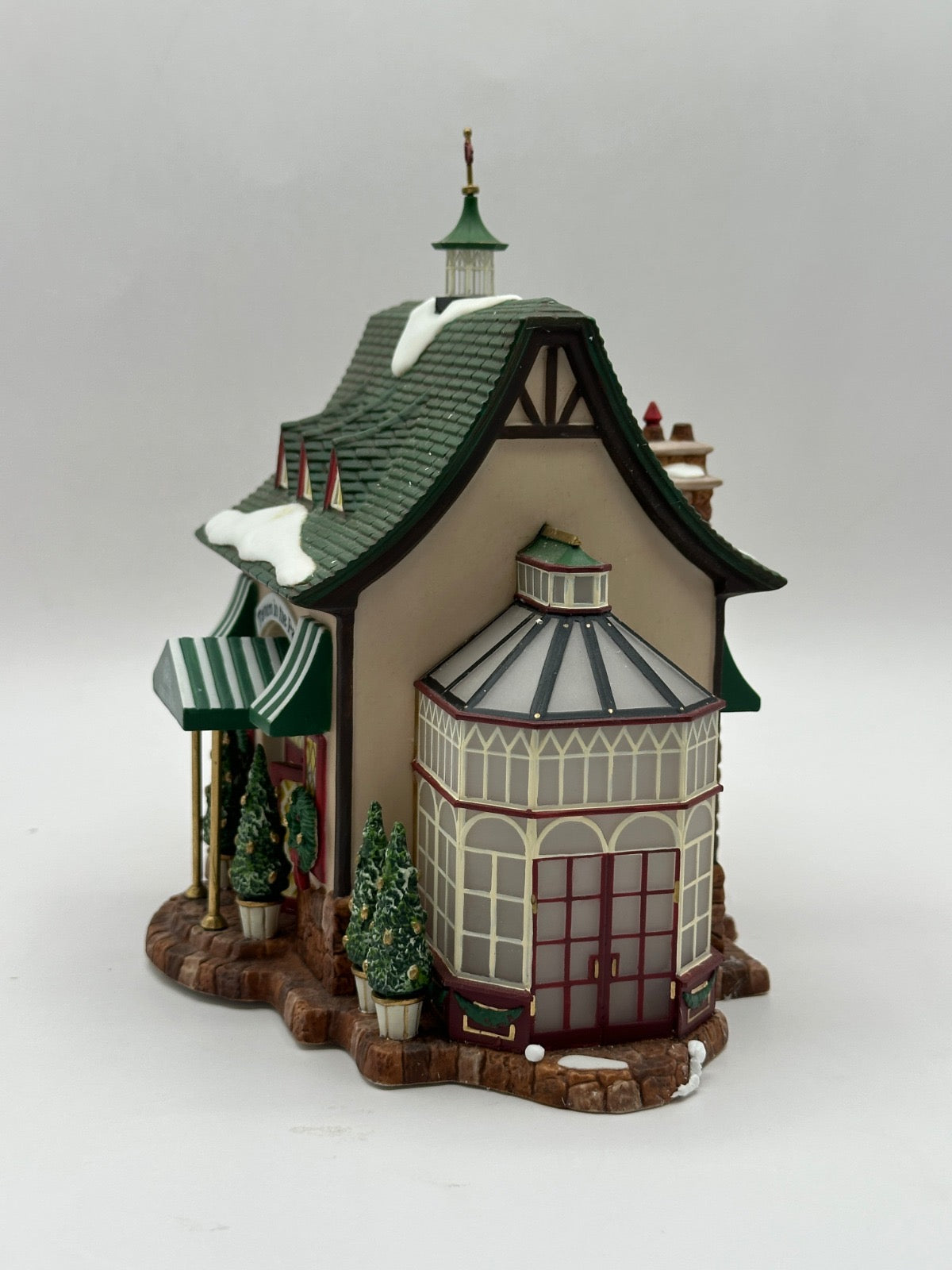 Department 56 - "Tavern In The Park" Restaurant - Christmas in the City