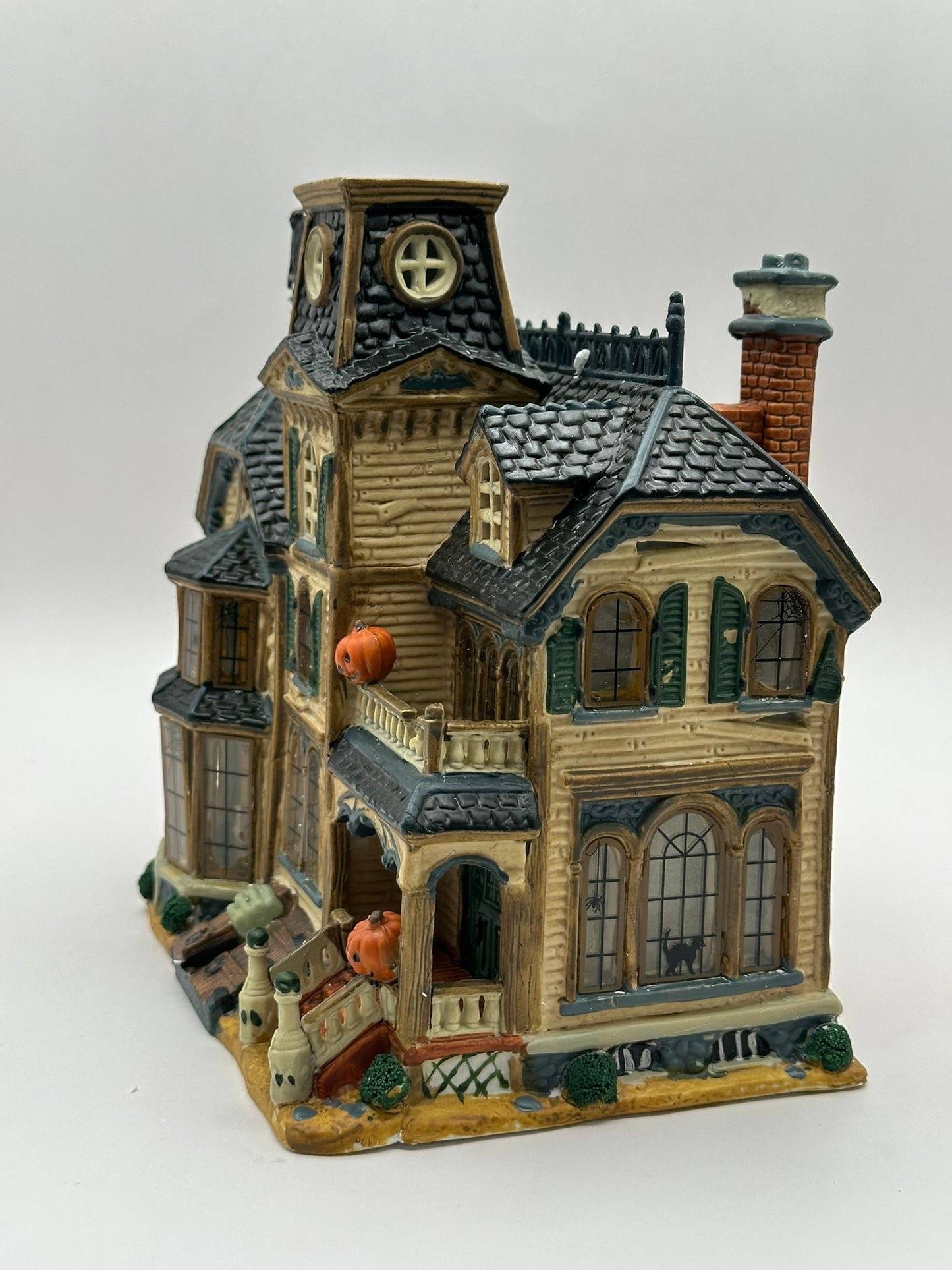 Lemax Spooky Town - Greaves Manor