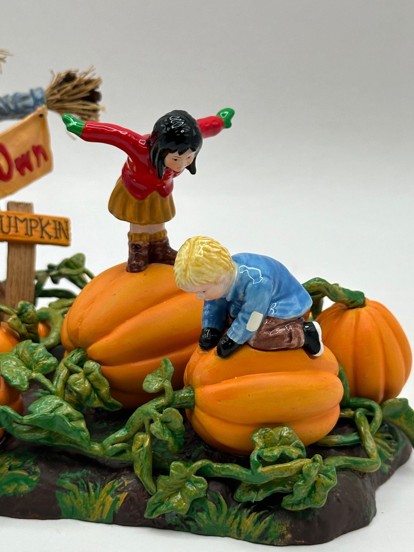 Department 56 - Pick Your Own Pumpkin - Snow Village Halloween
