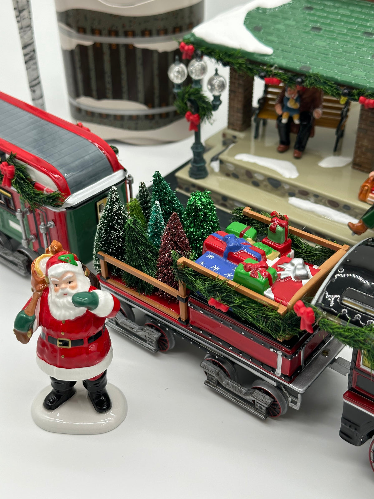 Department 56 - Home For The Holidays Express - Original Snow Village