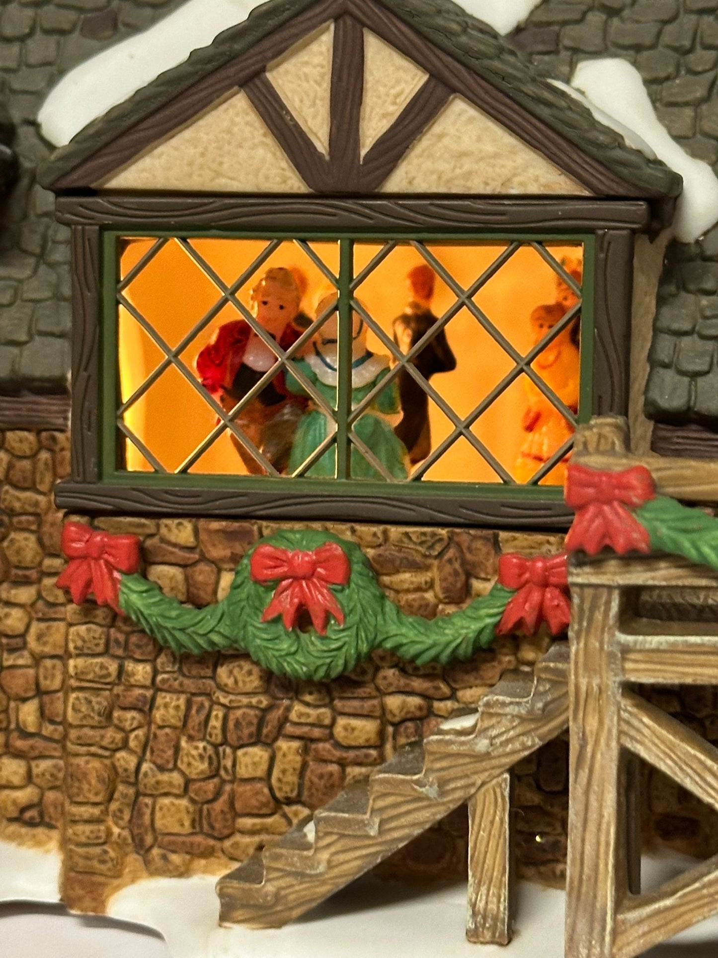 Department 56 - Fezziwig's Ballroom - Dickens' Village