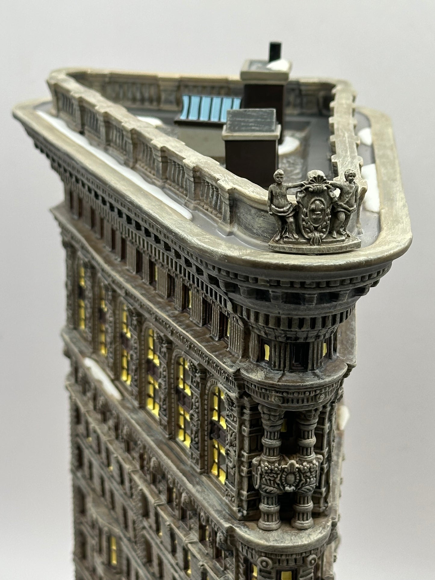 Department 56 - Flatiron Building - Christmas in the City