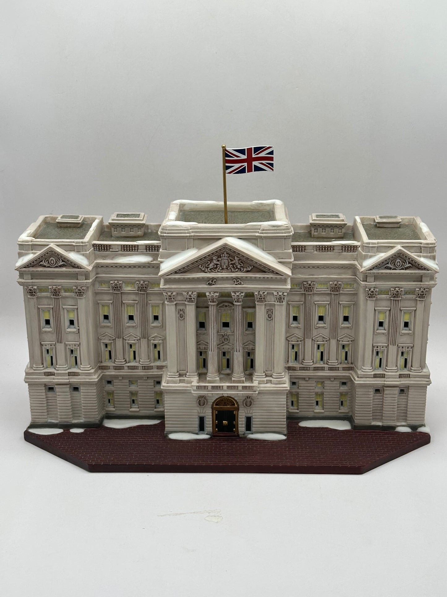 Department 56 - Buckingham Palace - Dickens' Village
