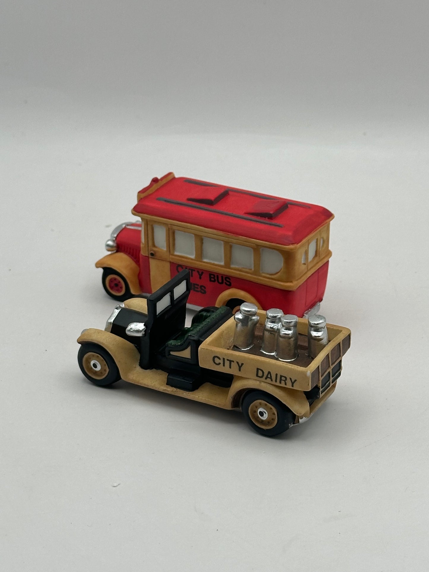 Department 56 - City Bus & Milk Truck - Christmas in the City