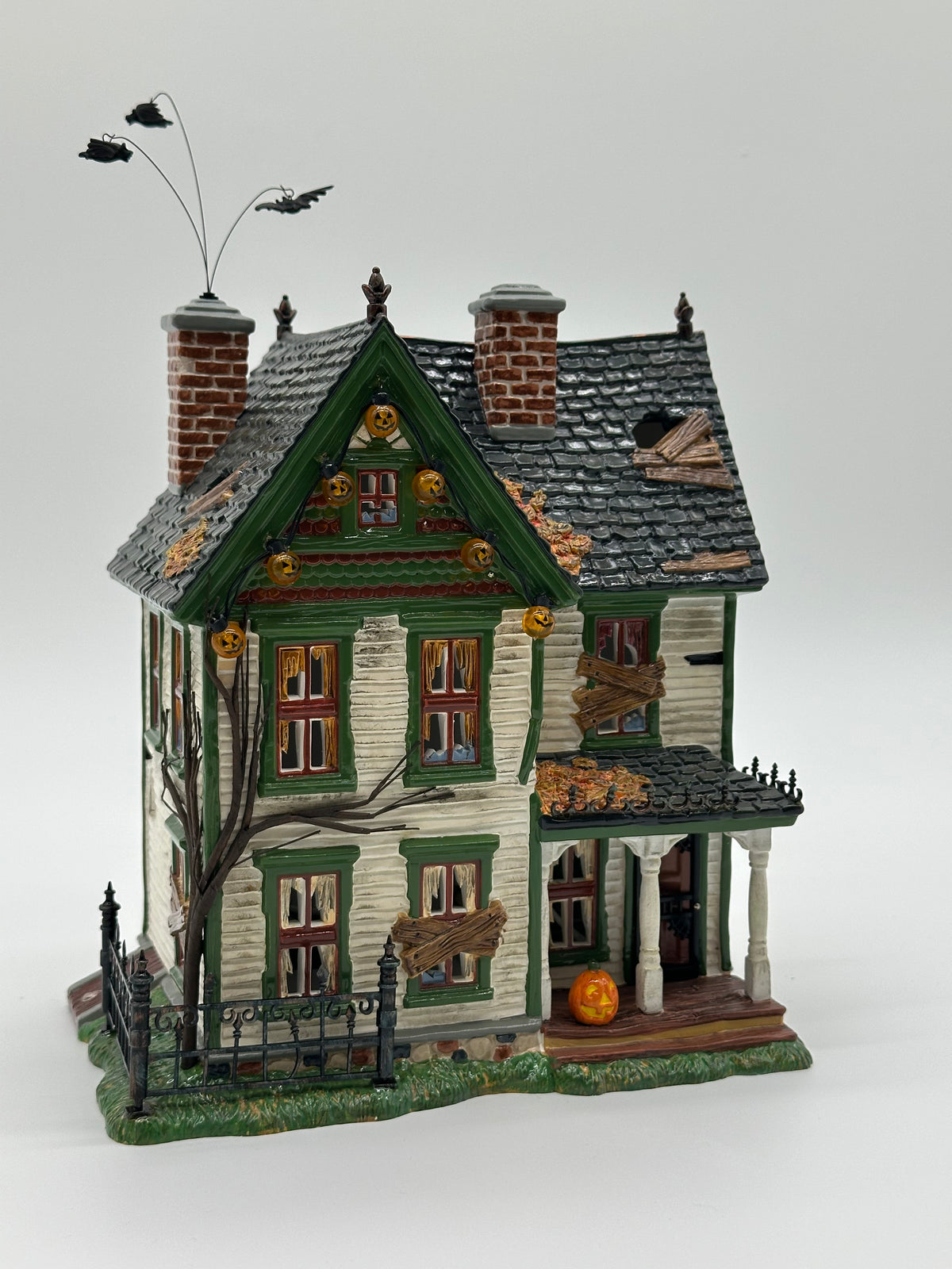 Department 56 - Spooky Farmhouse - Snow Village Halloween