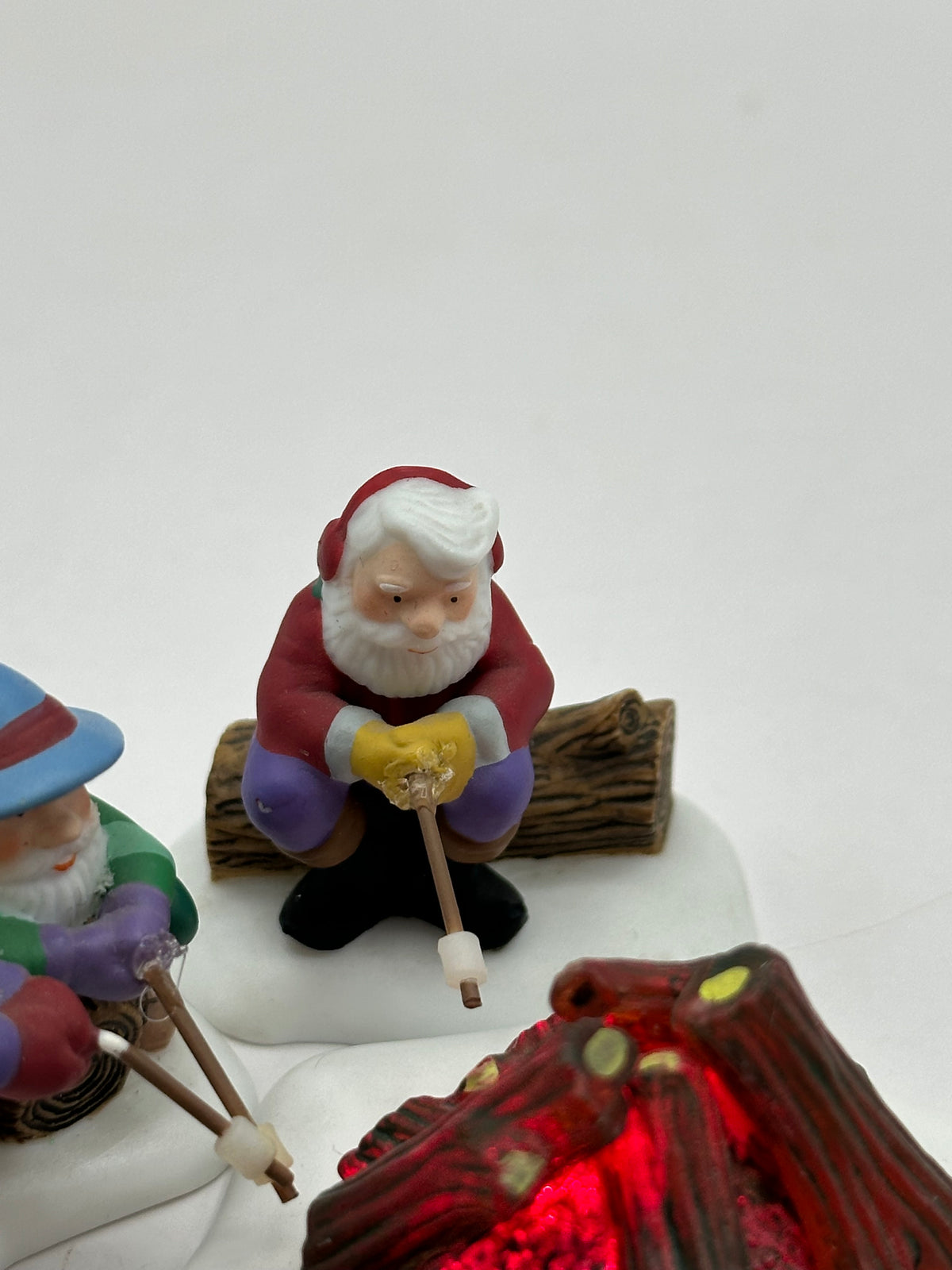 Department 56 - Marshmallows Around The Campfire - North Pole Series