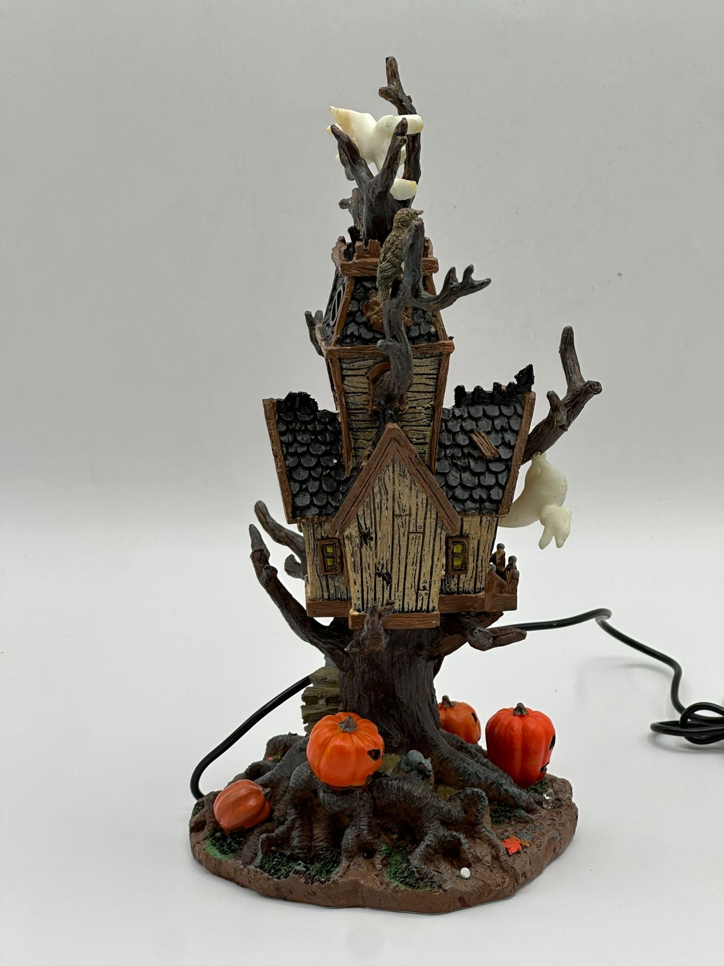 Lemax Spooky Town - Trick-Or-Tree House
