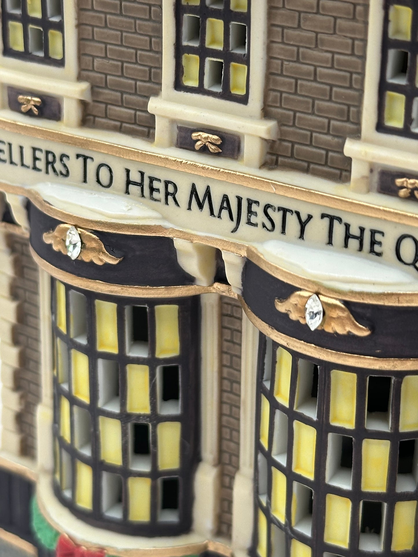 Department 56 - Brightsmith & Sons, Queen's Jewellers - Dickens' Village