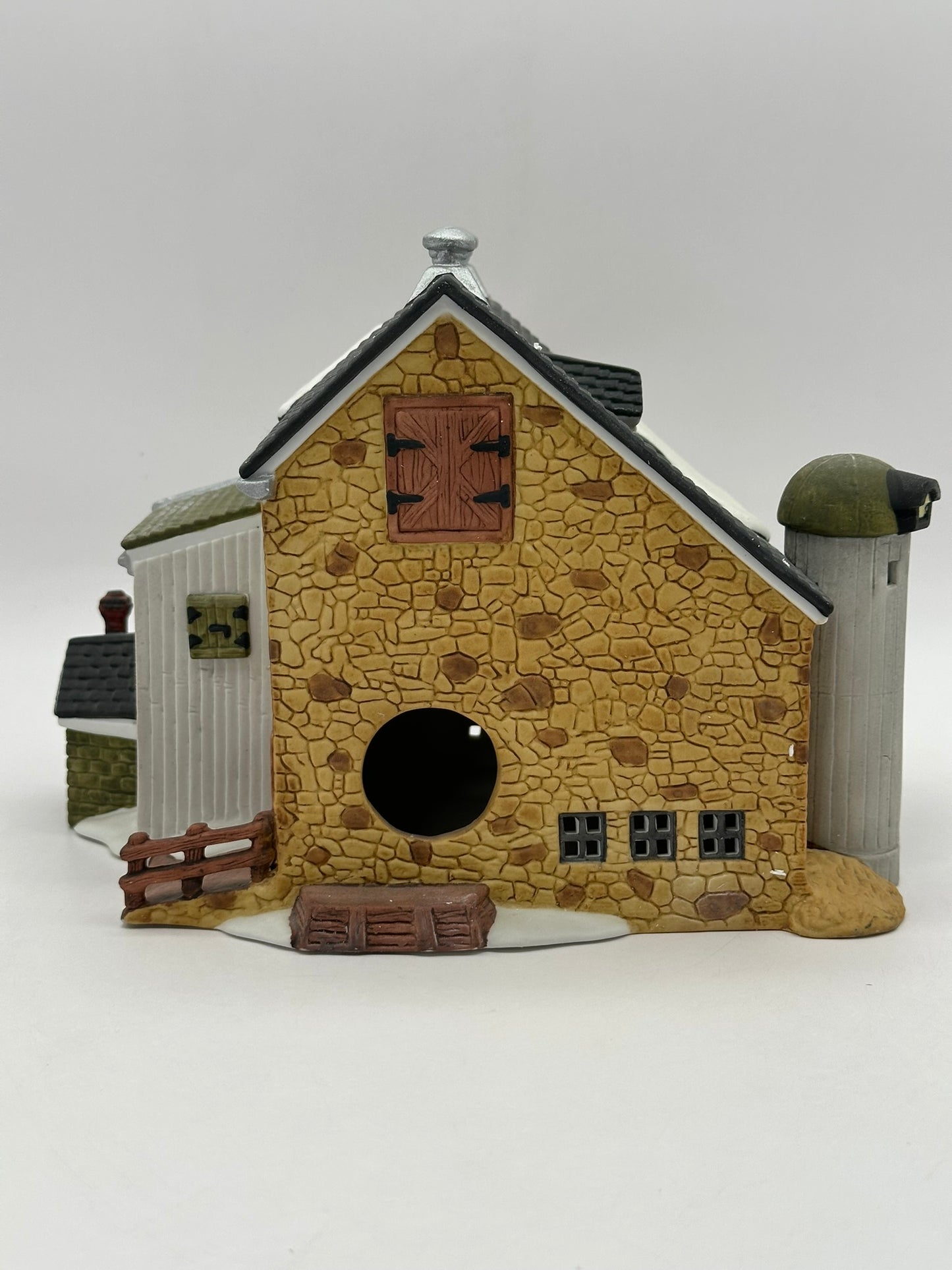 Department 56 - Jannes Mullet Amish Barn - New England Village