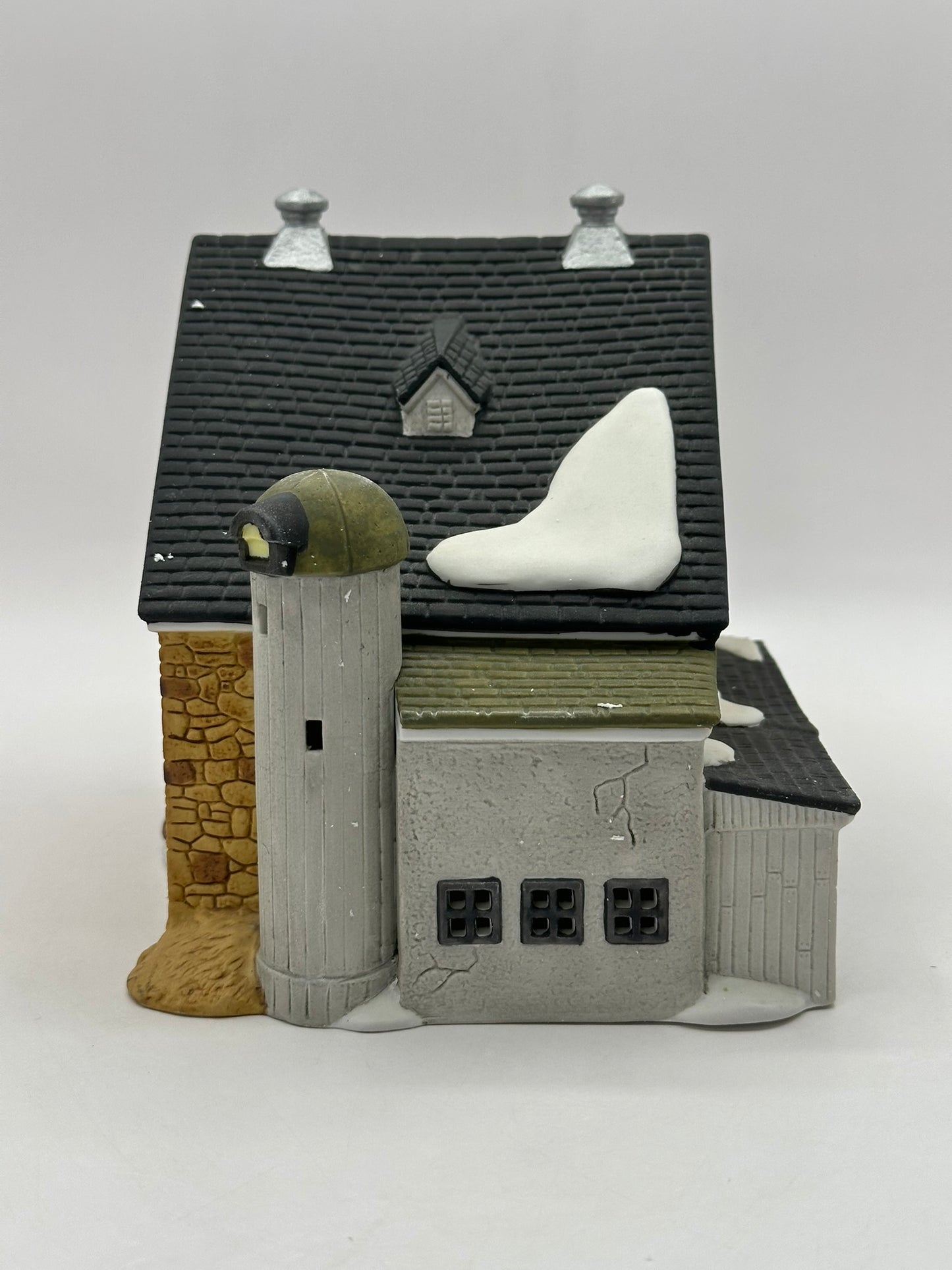 Department 56 - Jannes Mullet Amish Barn - New England Village