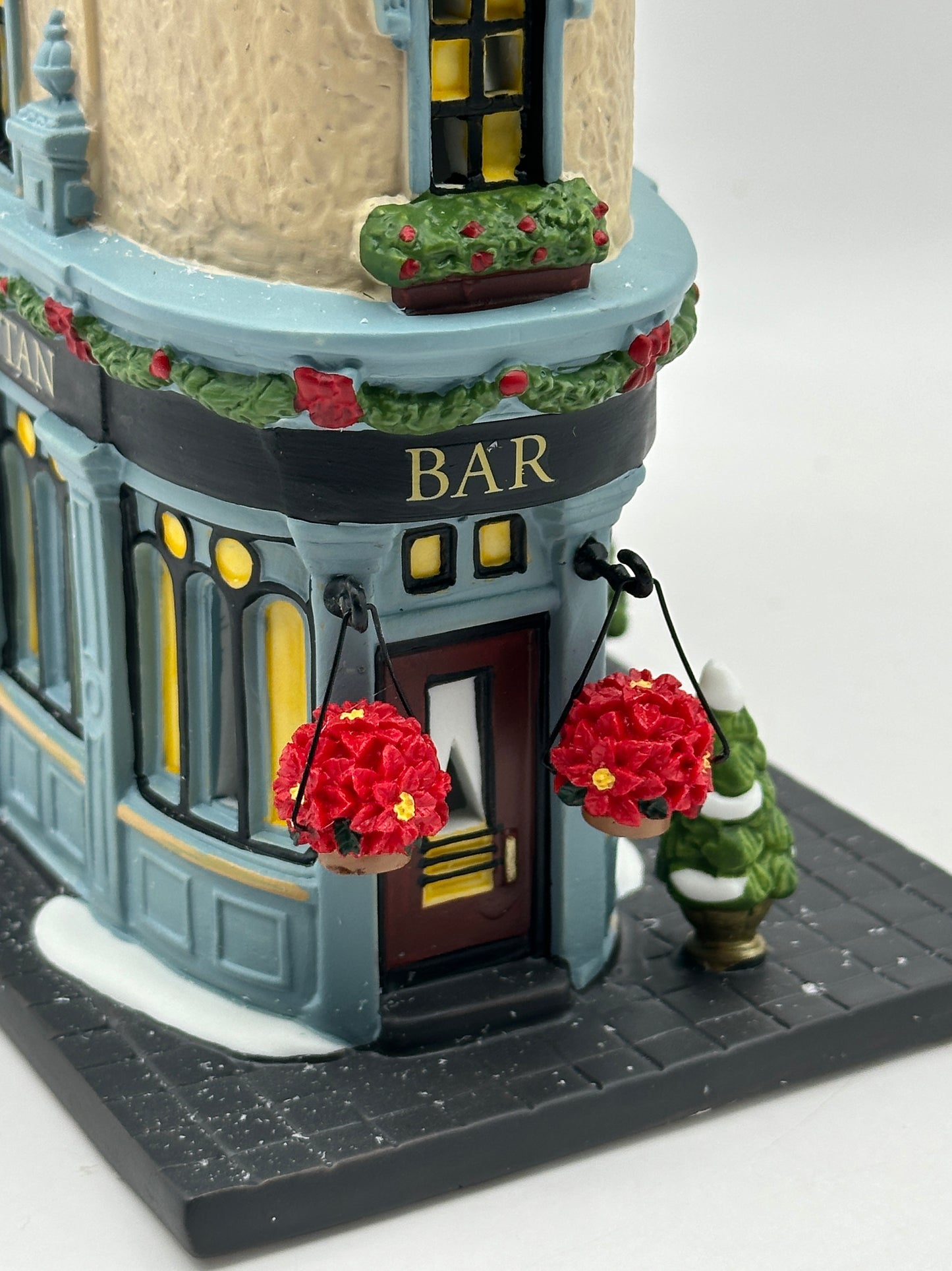 Department 56 - The Manhattan - Christmas in the City