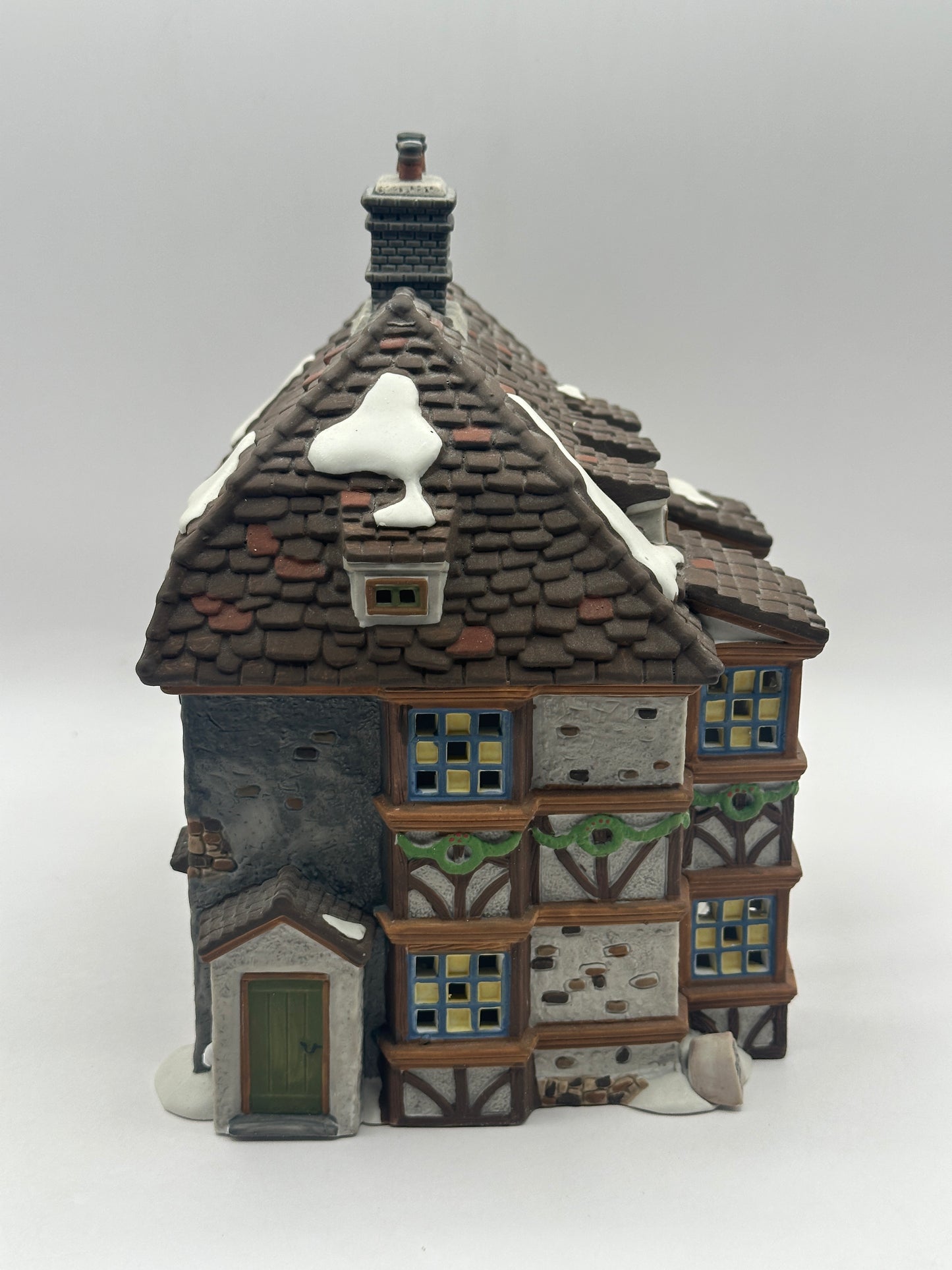 Department 56 - Sir John Falstaff Inn - Dickens' Village