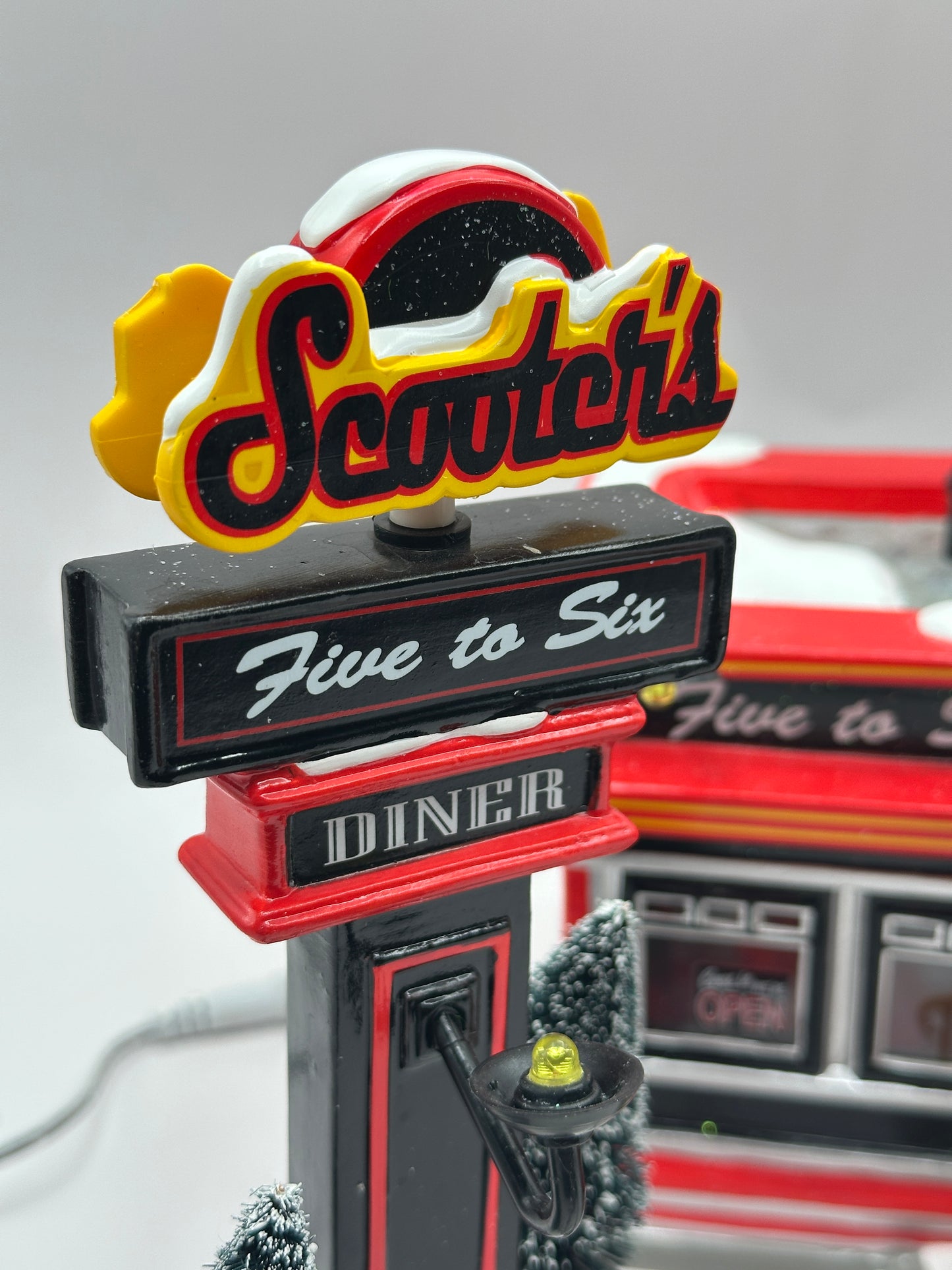 Department 56 - Scooter's Diner - Original Snow Village