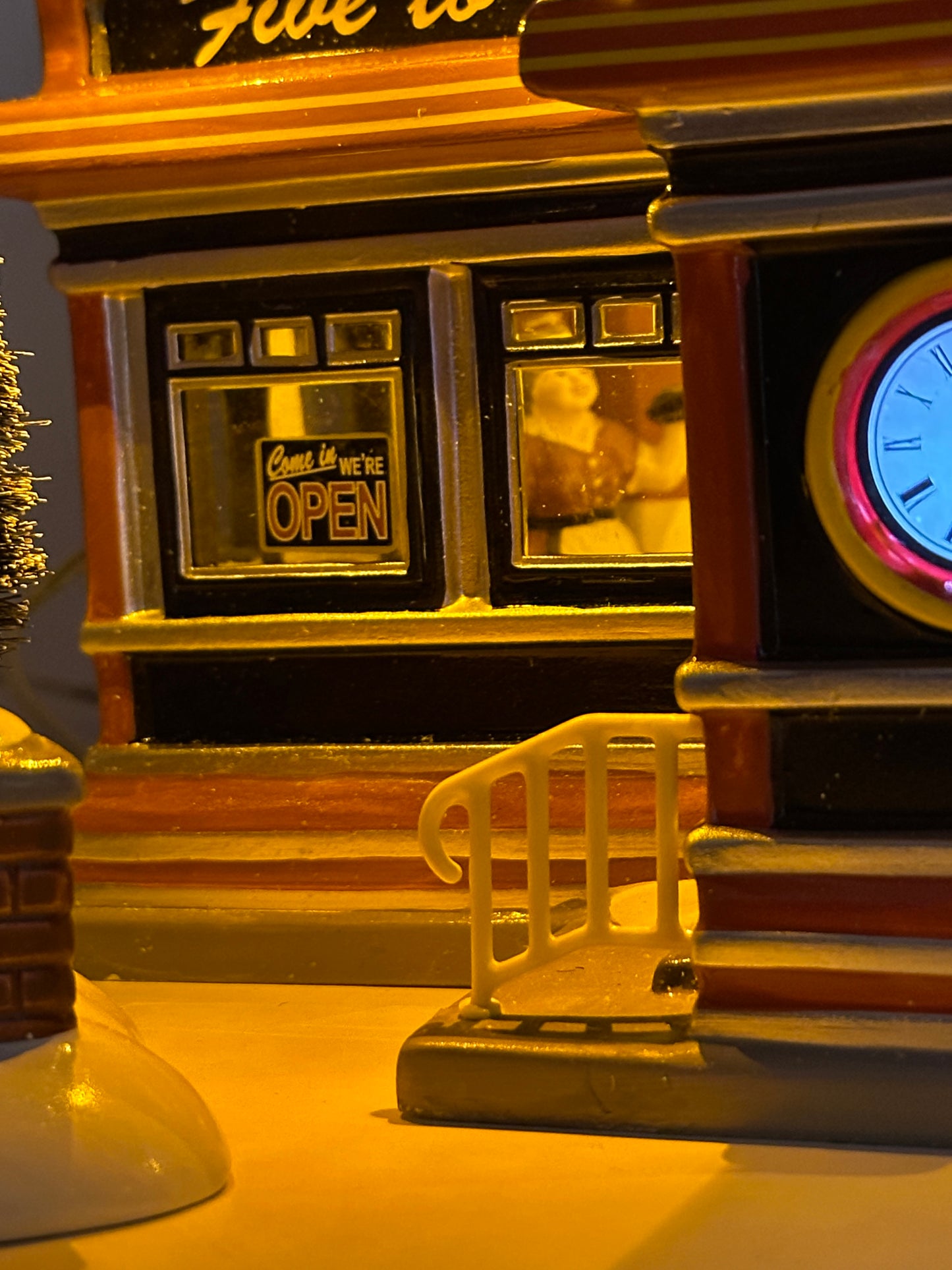 Department 56 - Scooter's Diner - Original Snow Village