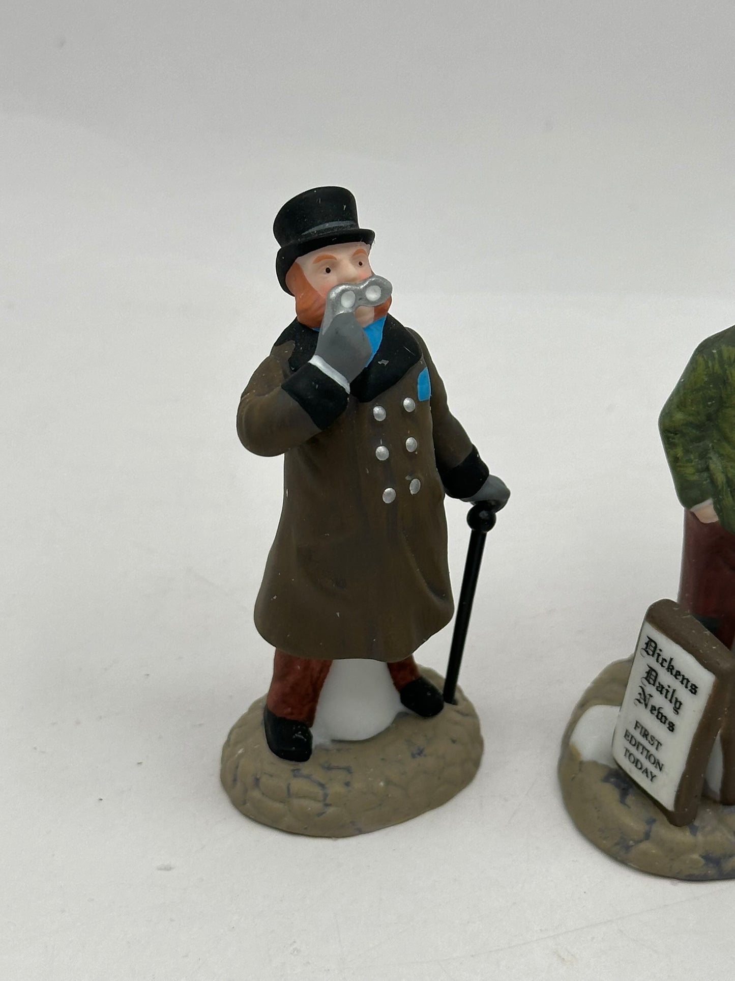 Department 56 - London Newspaper Stand - Dickens' Village