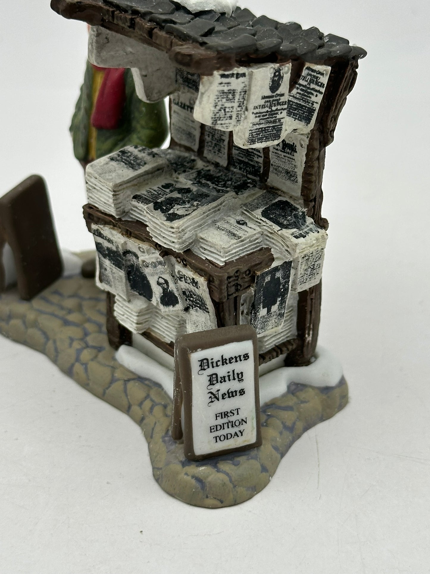 Department 56 - London Newspaper Stand - Dickens' Village
