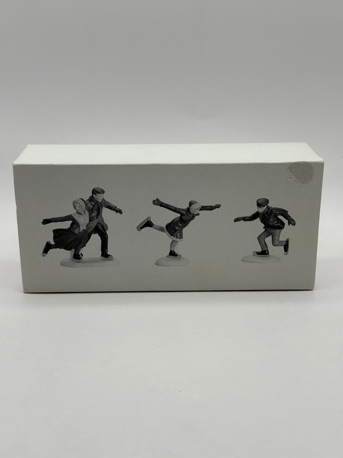 Department 56 - Skating Party - New England Village