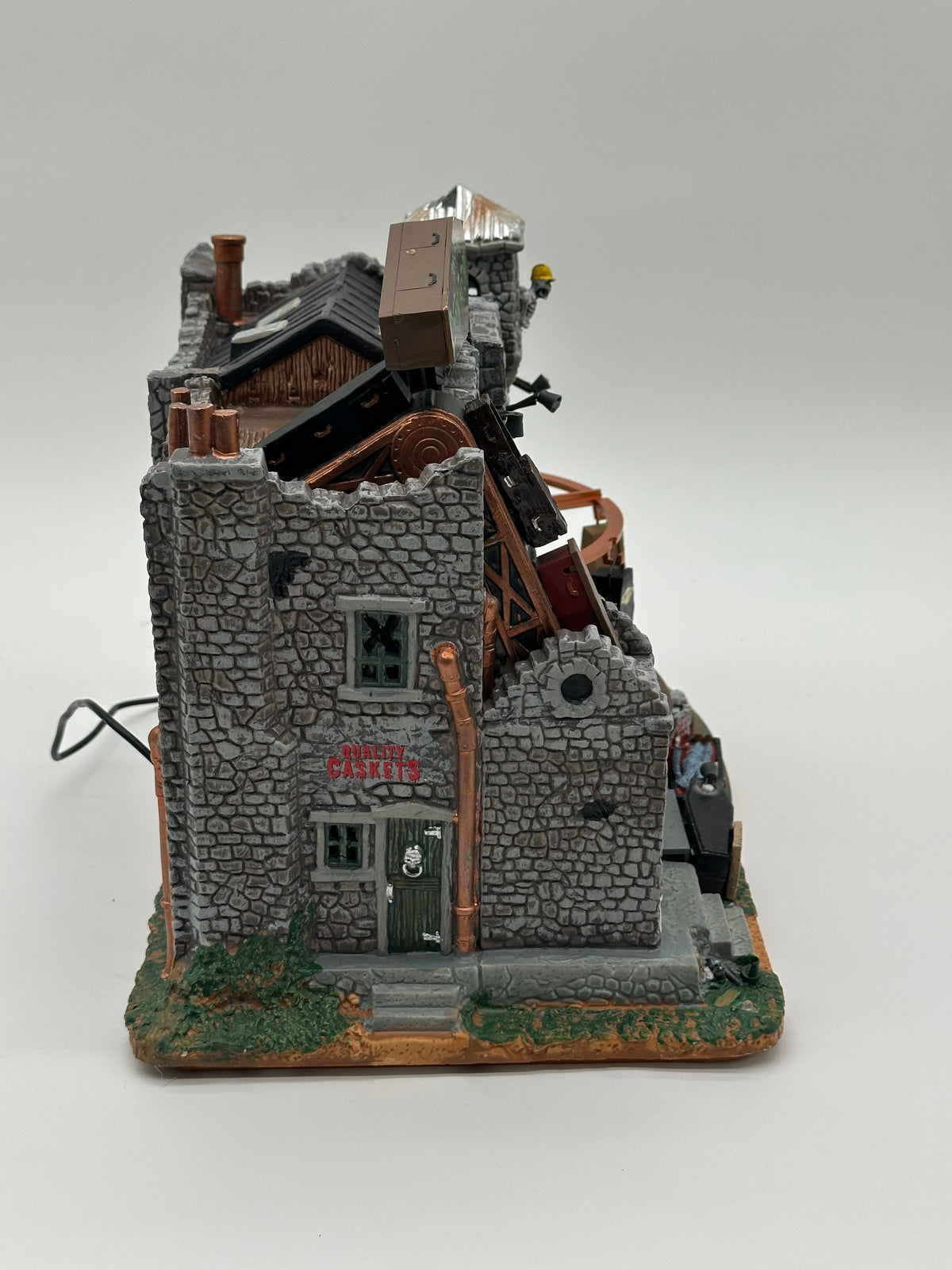 Lemax Spooky Town - Box-Of-Bones Coffin Factory