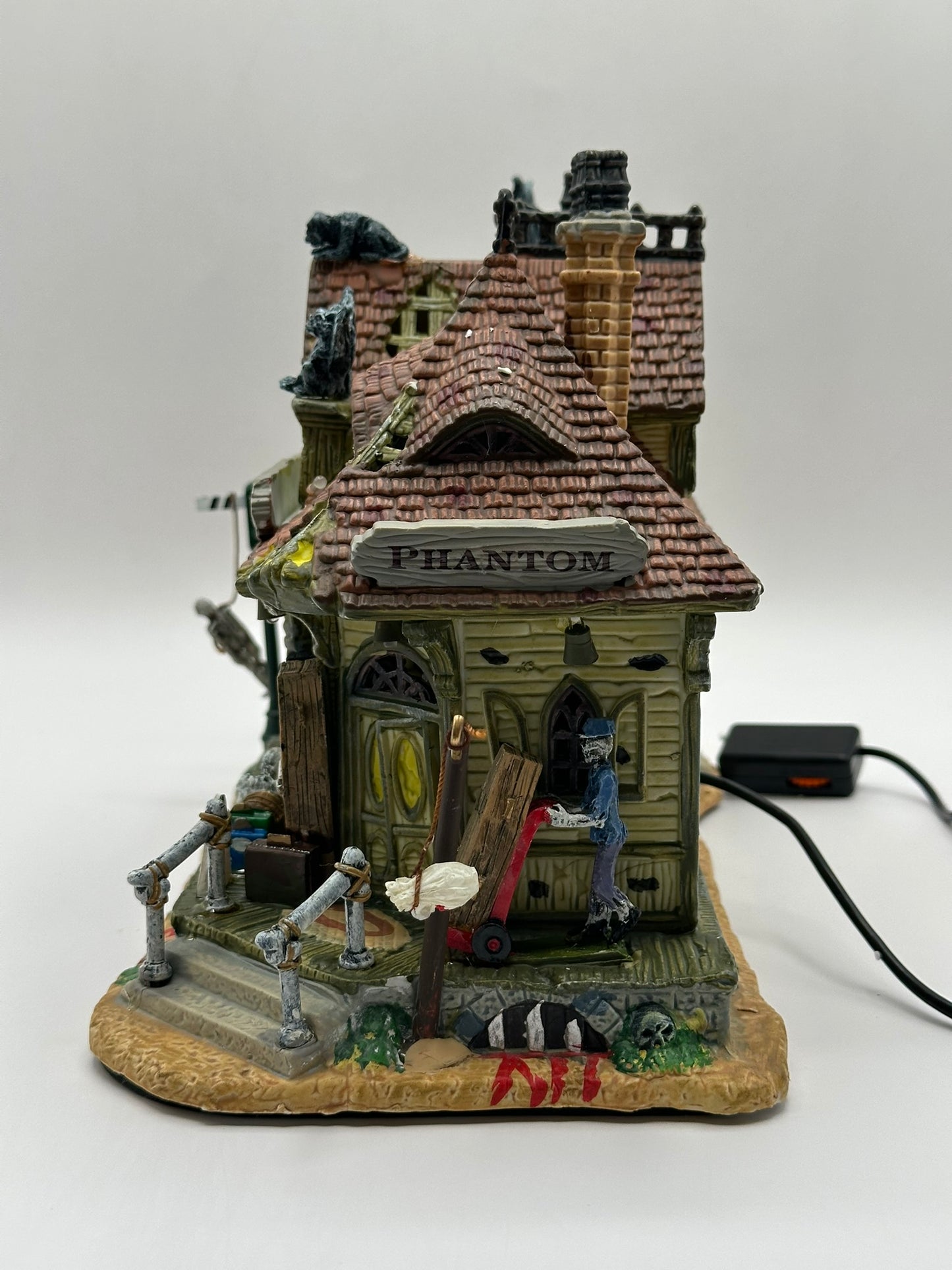 Lemax Spooky Town - Phantom Station