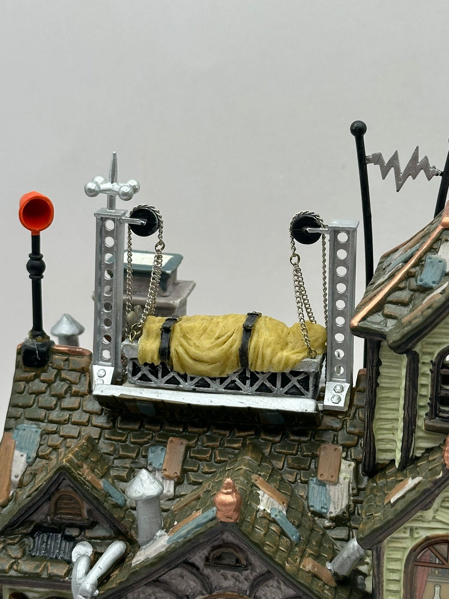 Lemax Spooky Town - Dr. Tingle's Laboratory