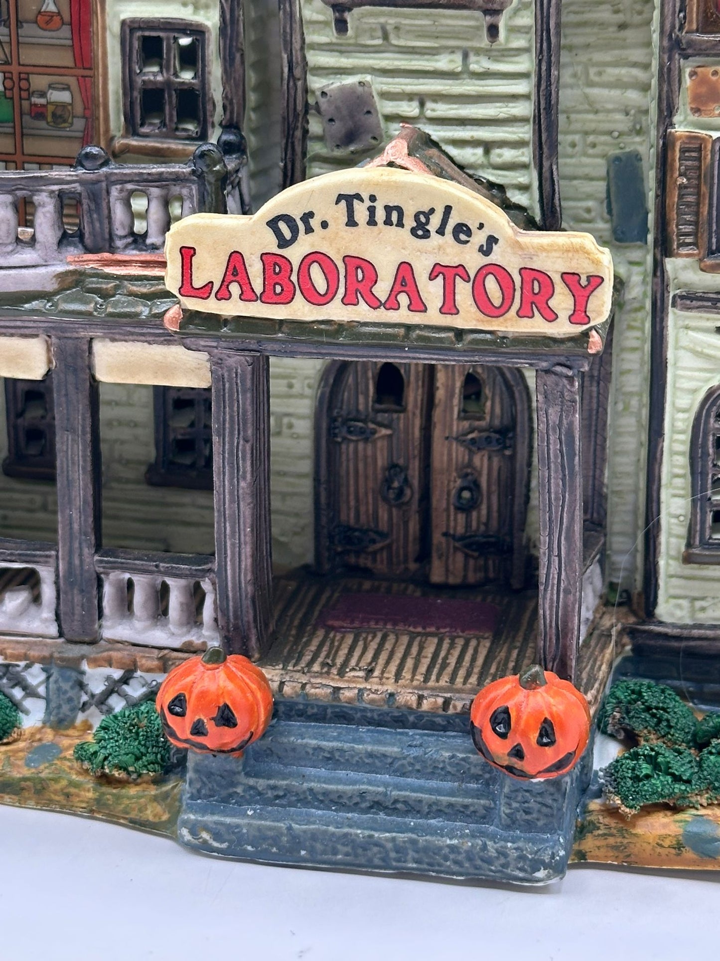Lemax Spooky Town - Dr. Tingle's Laboratory