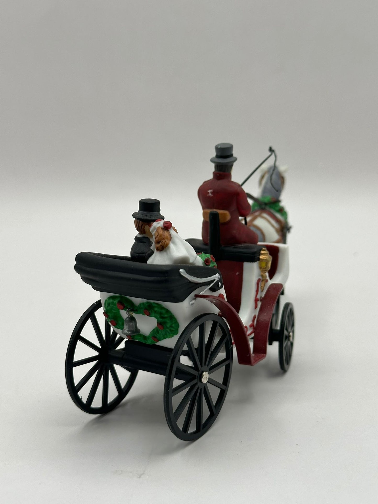 Department 56 - A Carriage Ride For The Bride - Christmas in the City